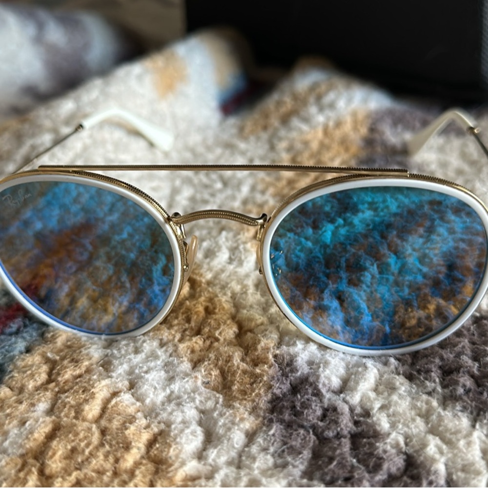 Ray-Ban Oval Sunglasses with Blue Lenses